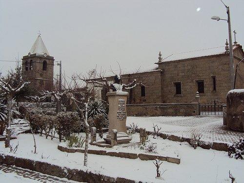 Отель Residencial Ponto Certo Vilar Torpim Экстерьер фото